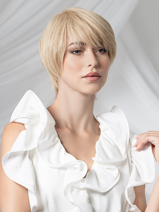AWARD SMALL DELUXE in PEARL BLONDE MIX 101.24.16 | Pearl Platinum, Lightest Ash Blonde and Medium Blonde Blend 