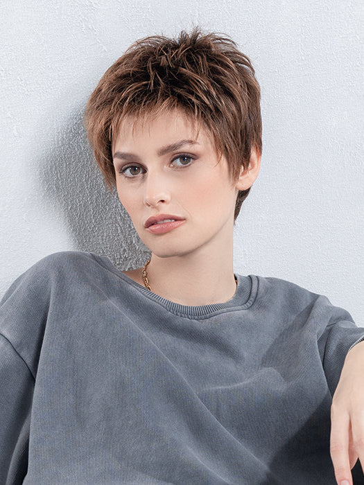 CHAT by Ellen Wille in CHOCOLATE ROOTED 830.27.33 | Medium Brown, Light Auburn, Dark Strawberry Blonde, and Dark Auburn Blend with Shaded Roots