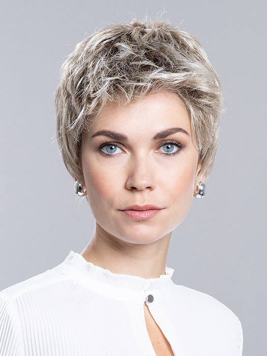 RUBY by ELLEN WILLE in CHAMPAGNE ROOTED 22.25.16 | Light Neutral Blonde, Lightest Golden Blonde with Medium Blonde Blend and Shaded Roots